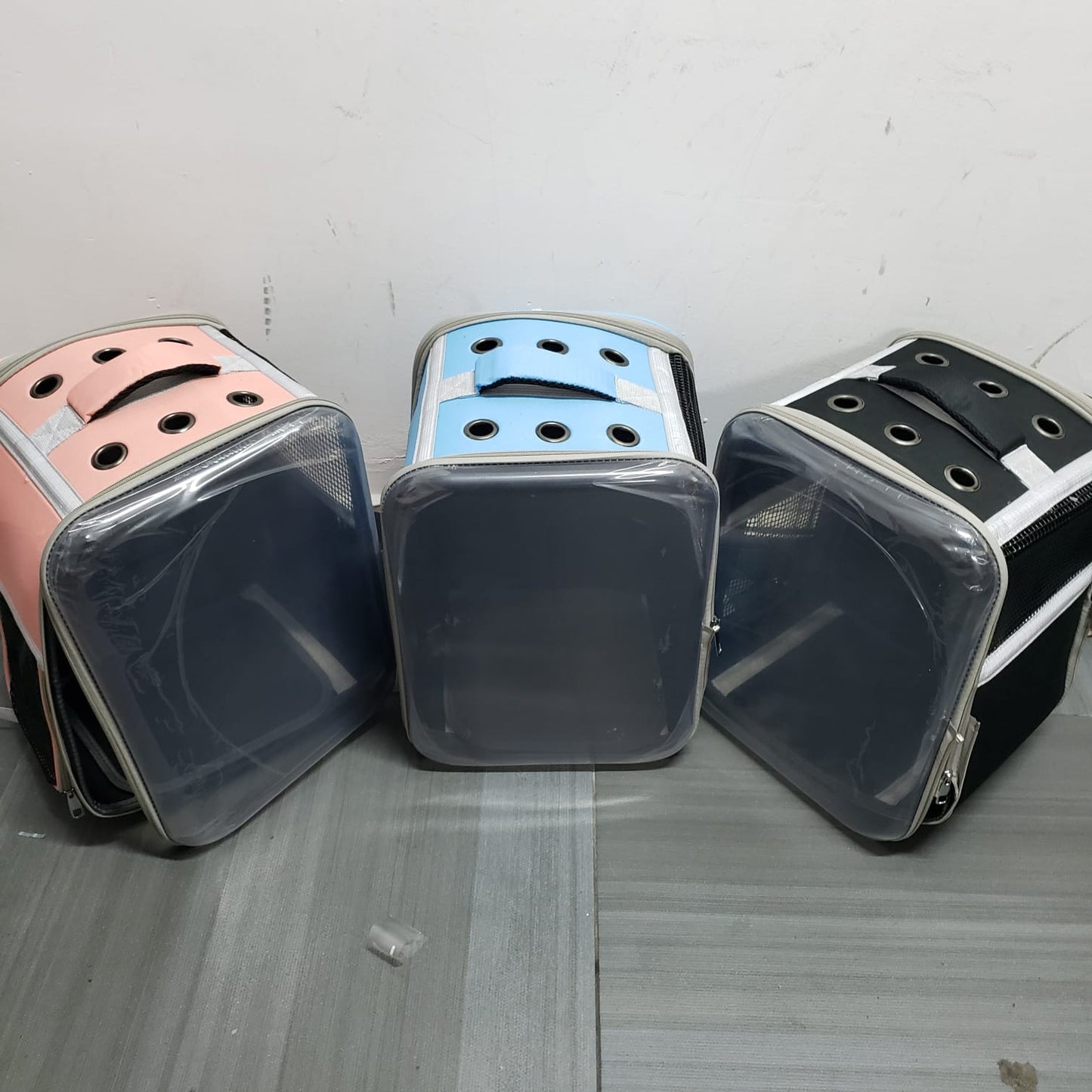 MOCHILA TRANSPORTADORA DE MASCOTAS CUADRADA CON VENTILACION GRANDE [CW39]